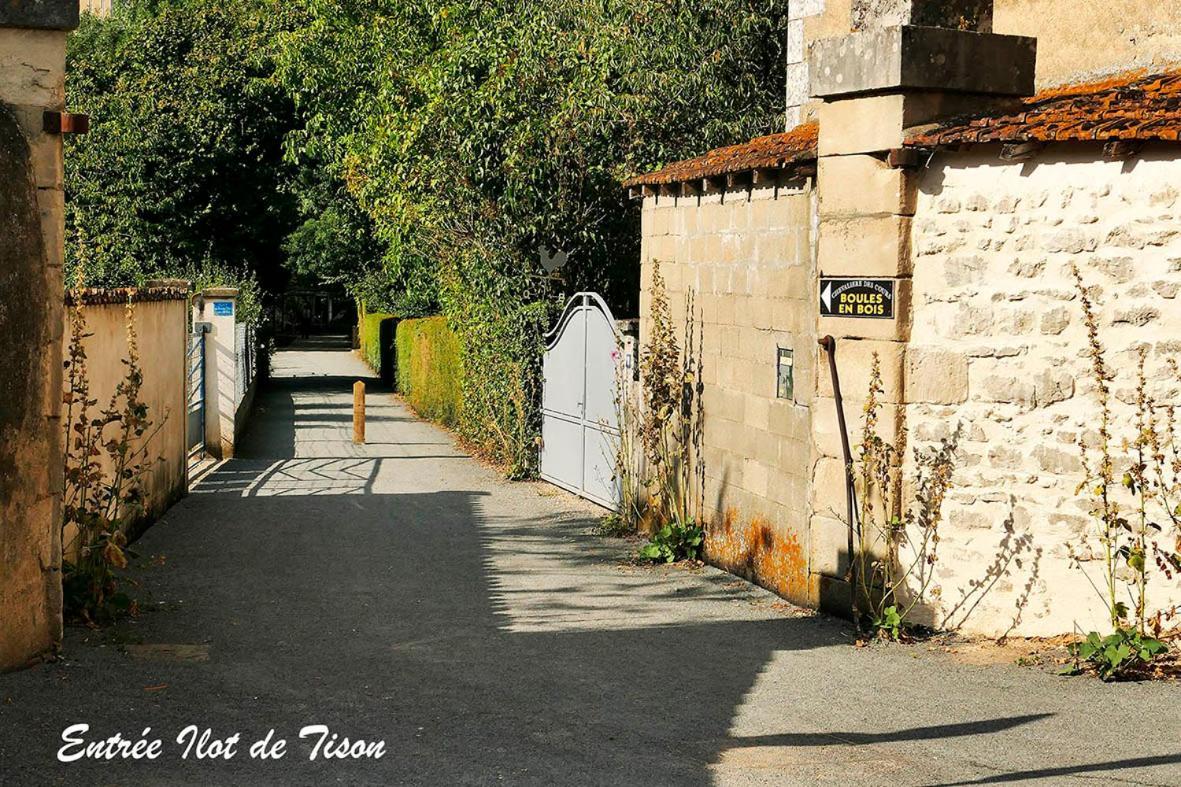 Les Jardins Du Clain Leilighet Poitiers Eksteriør bilde